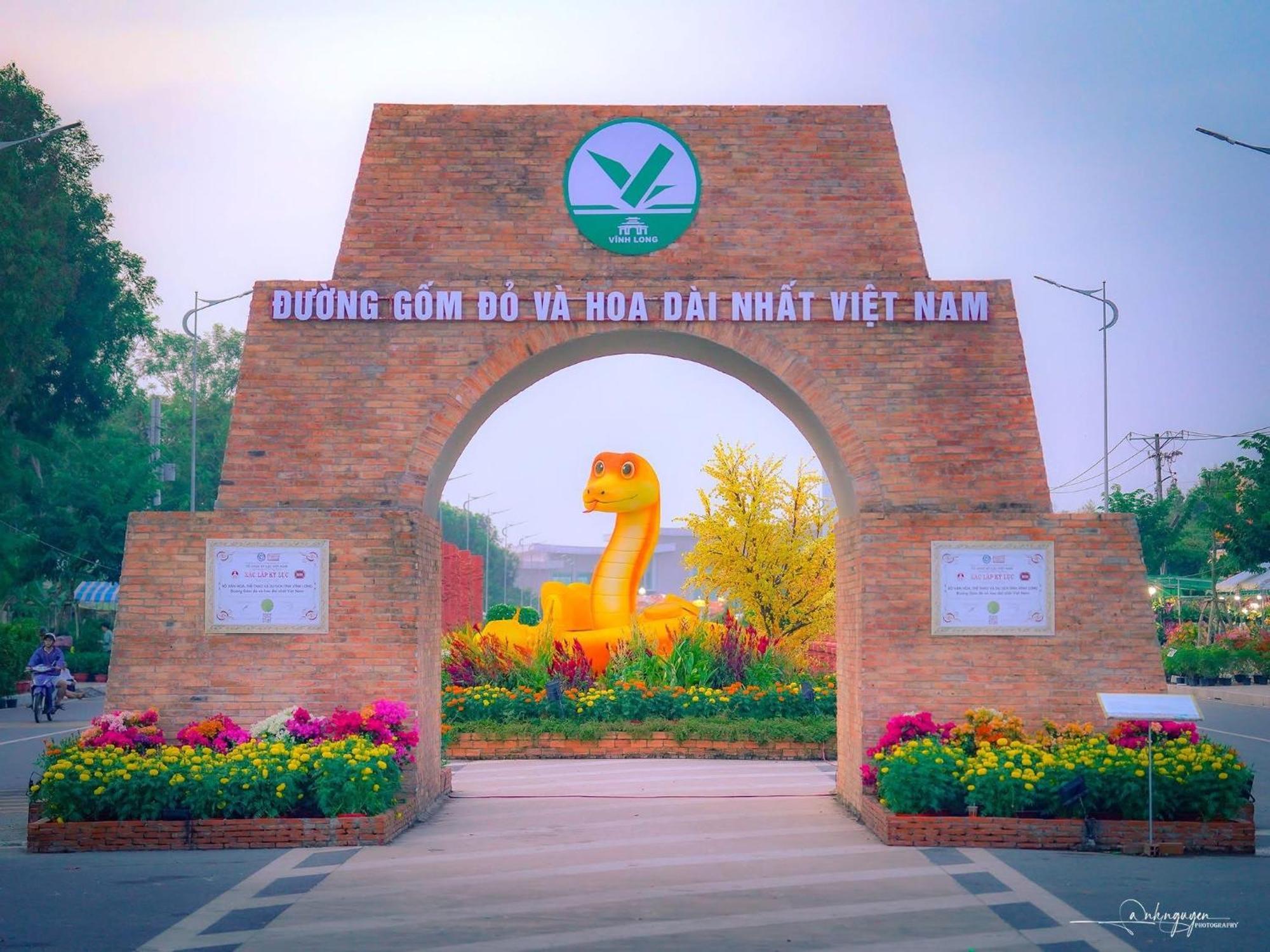 Khach San Ngu Long Hai Виньлонг Экстерьер фото